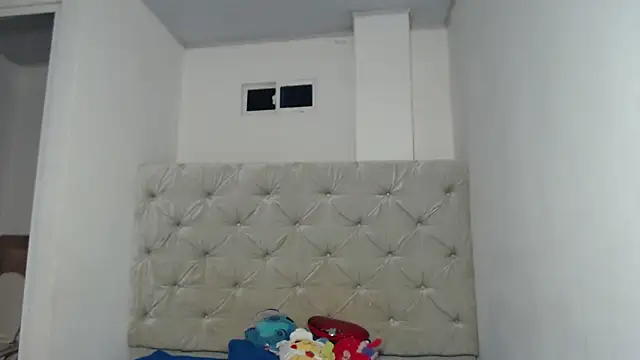 Melody phillips2 online show from September 12, 8:47 am