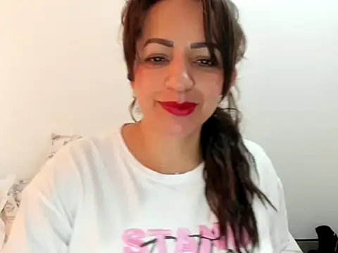 Snapshot of MonicaGarcia_ chatting on February 24, 6:26 pm MonicaGarcia online show from February 24, 6:26 pm