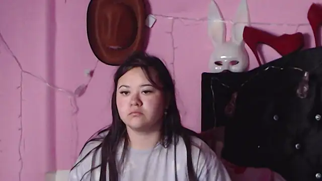 NikkiRous  online show from January 22, 1:42 pm