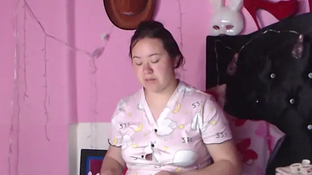 NikkiRous  online show from January 25, 2:36 pm