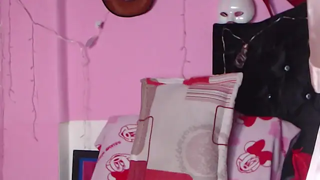 NikkiRous  online show from January 28, 1:27 pm