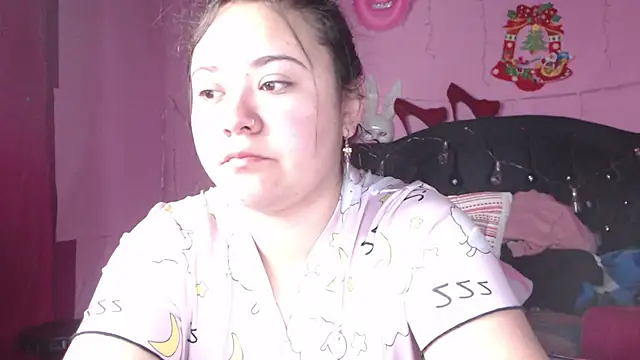 NikkiRous  online show from February 14, 11:53 am