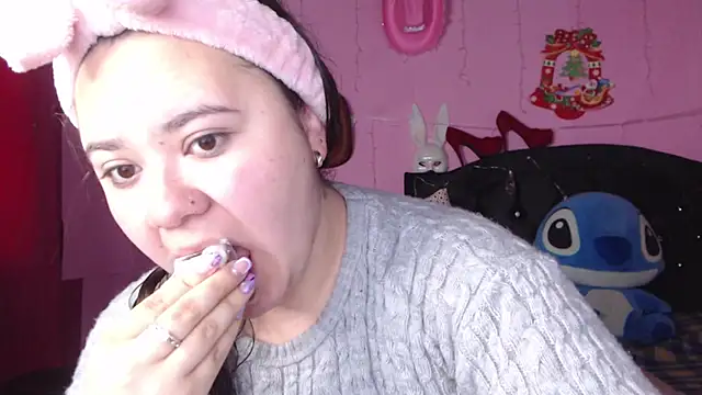 NikkiRous  online show from February 26, 12:58 pm