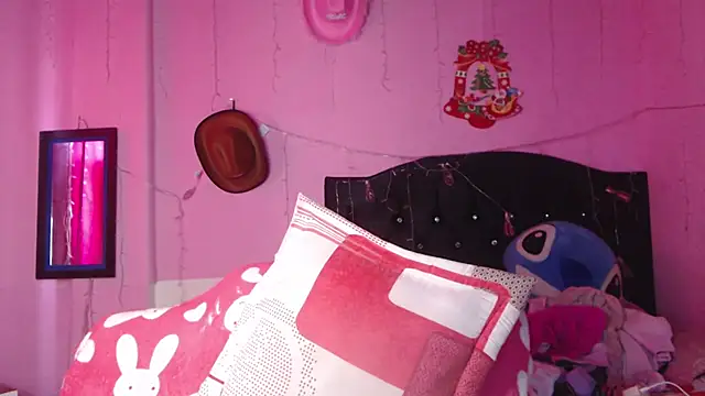 NikkiRous  online show from November 25, 1:11 pm