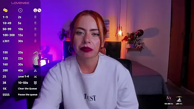 Snapshot of Dulce_charlottee chatting on March 6, 10:47 pm Dulce charlottee online show from March 6, 10:47 pm