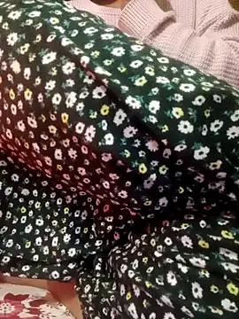 Snapshot of Im_Cute chatting on January 7, 6:24 pm Im Cute online show from January 7, 6:24 pm