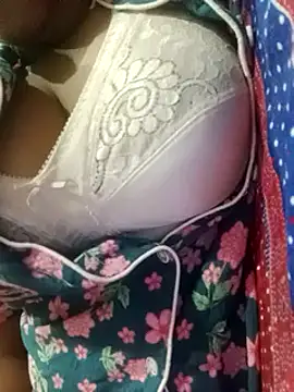 Snapshot of Im_Cute chatting on February 22, 11:03 pm Im Cute online show from February 22, 11:03 pm