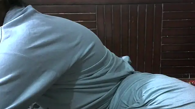 Snapshot of Im_Cute chatting on November 7, 7:25 pm Im Cute online show from November 7, 7:25 pm