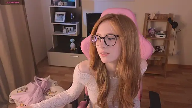 Snapshot of rara_ruru chatting on March 16, 9:49 am rara ruru online show from March 16, 9:49 am