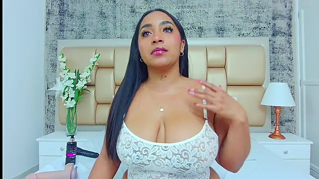 KateVenegas online show from February 8, 11:45 pm