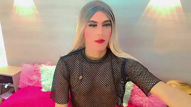 Daniela Pink  online show from March 20, 9:35 pm