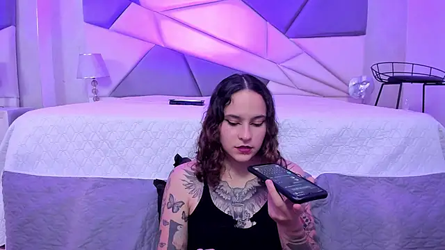 Snapshot of AnnyThompson_ chatting on January 25, 8:31 pm AnnyThompson online show from January 25, 8:31 pm