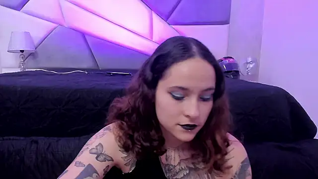 Snapshot of AnnyThompson_ chatting on February 14, 9:10 pm AnnyThompson online show from February 14, 9:10 pm