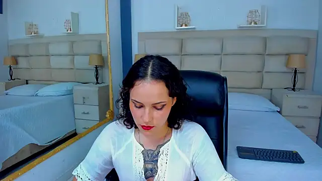 Snapshot of AnnyThompson_ chatting on November 10, 9:14 pm AnnyThompson online show from November 10, 9:14 pm