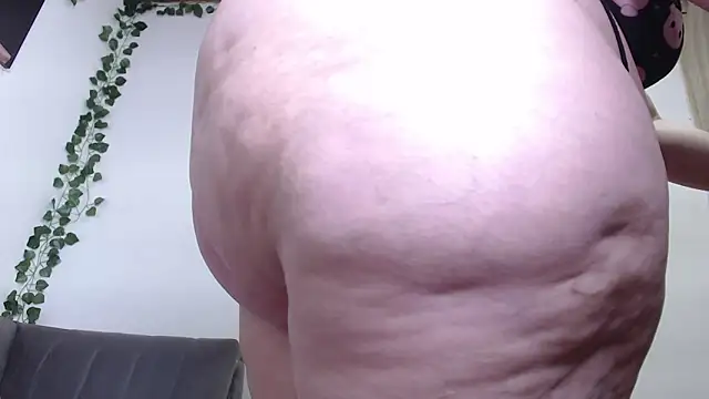 Zoe Curvy online show from February 25, 2:22 pm