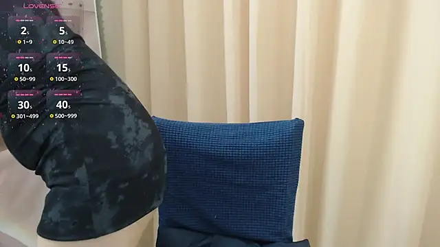 Snapshot of KaleAnisa chatting on October 15, 1:28 am KaleAnisa online show from October 15, 1:28 am