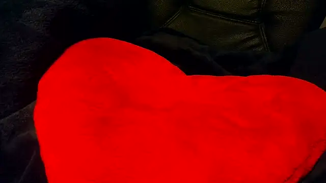 Snapshot of TheHardone_29 chatting on November 6, 11:04 pm TheHardone 29 online show from November 6, 11:04 pm