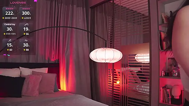 LunaNight online show from January 17, 11:40 pm