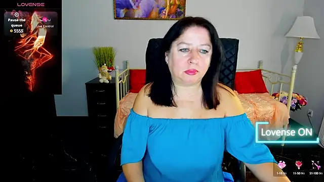 Julia Dean online show from January 6, 11:40 am