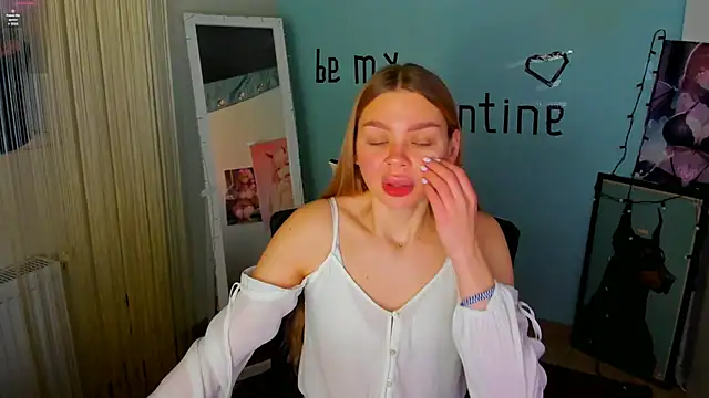 Molly sweetie online show from February 10, 7:04 am