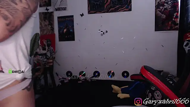 Snapshot of abril666 chatting on December 3, 7:33 pm abril666 online show from December 3, 7:33 pm