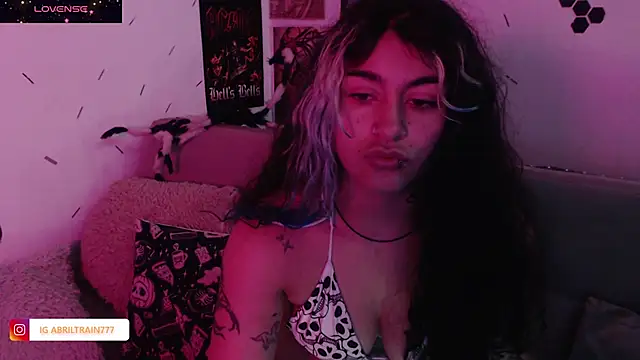 Snapshot of abril666 chatting on October 24, 3:19 pm abril666 online show from October 24, 3:19 pm