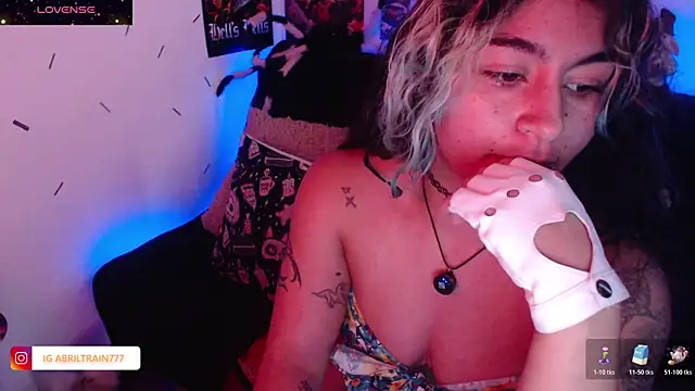 Snapshot of abril666 chatting on October 28, 5:37 pm abril666 online show from October 28, 5:37 pm