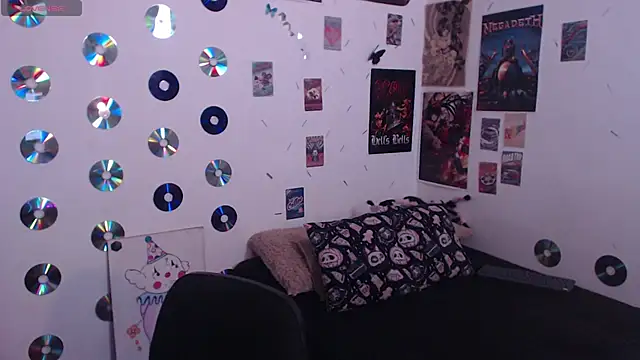 Snapshot of abril666 chatting on December 15, 2:43 pm abril666 online show from December 15, 2:43 pm