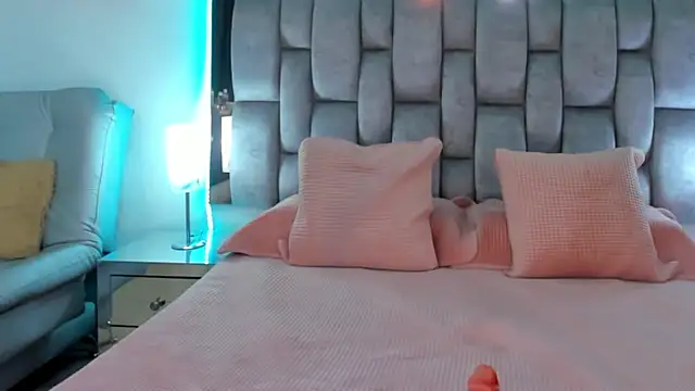 Snapshot of Abbye_blue01 chatting on December 5, 2:53 am Abbye blue01 online show from December 5, 2:53 am