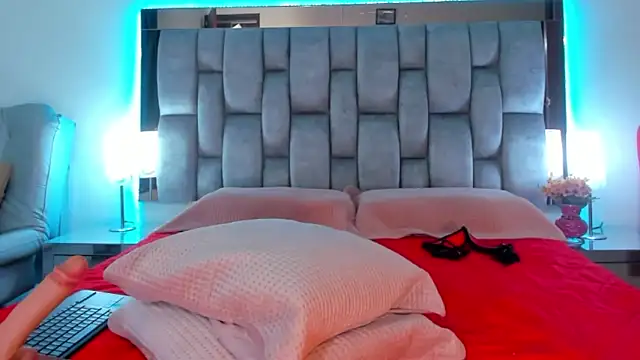 Snapshot of Abbye_blue01 chatting on March 12, 4:08 am Abbye blue01 online show from March 12, 4:08 am