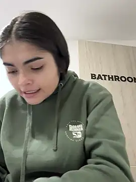 Snapshot of GiselOrtiz chatting on February 14, 9:24 am GiselOrtiz online show from February 14, 9:24 am