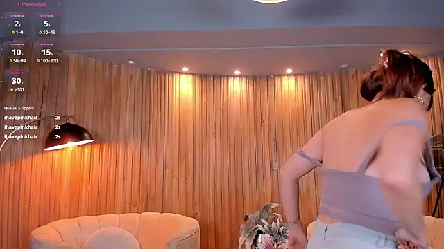 Snapshot of CorinneRusso chatting on March 4, 9:51 am CorinneRusso online show from March 4, 9:51 am