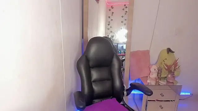 hellensexy online show from December 29, 3:57 pm