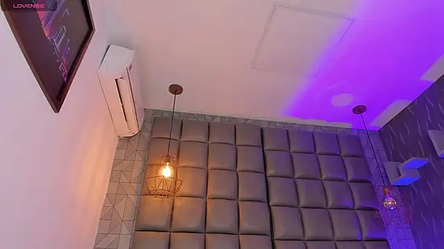 megan woll online show from January 30, 7:48 pm