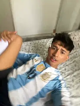 Leonarrrd 01 online show from February 22, 7:58 pm