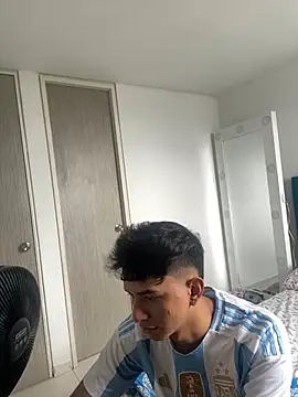 Leonarrrd 01 online show from February 27, 5:47 pm