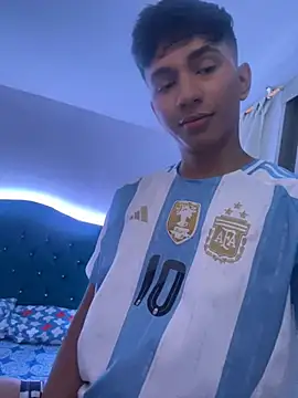 Leonarrrd 01 online show from March 19, 11:25 pm