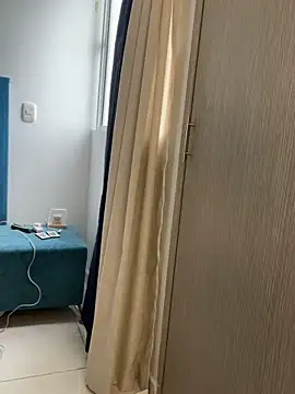 Leonarrrd 01 online show from October 4, 9:02 pm