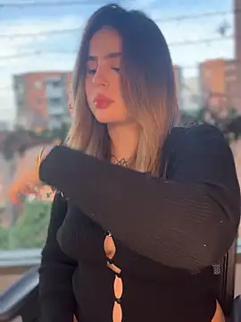 Snapshot of ValerieHilton chatting on January 13, 10:45 pm ValerieHilton online show from January 13, 10:45 pm