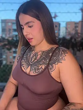 Snapshot of ValerieHilton chatting on January 15, 11:08 pm ValerieHilton online show from January 15, 11:08 pm