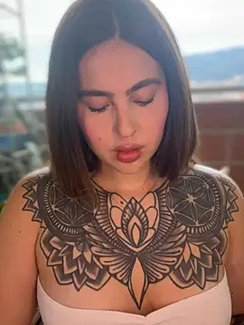 Snapshot of ValerieHilton chatting on January 31, 9:59 pm ValerieHilton online show from January 31, 9:59 pm