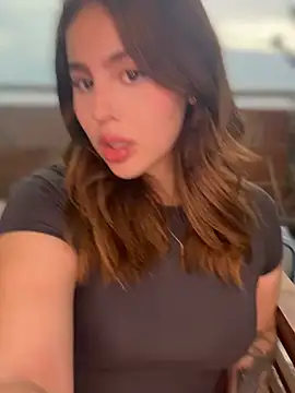 Snapshot of ValerieHilton chatting on February 7, 9:58 pm ValerieHilton online show from February 7, 9:58 pm