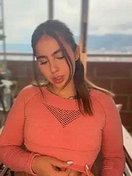 Snapshot of ValerieHilton chatting on February 11, 10:18 pm ValerieHilton online show from February 11, 10:18 pm