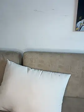 Snapshot of ValerieHilton chatting on February 27, 9:36 pm ValerieHilton online show from February 27, 9:36 pm