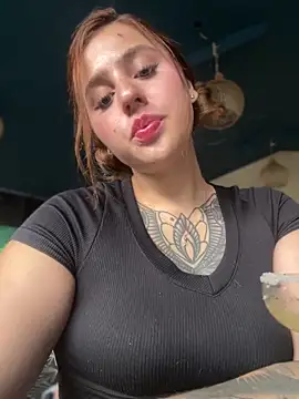 Snapshot of ValerieHilton chatting on March 1, 9:48 pm ValerieHilton online show from March 1, 9:48 pm