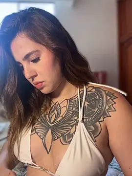 Snapshot of ValerieHilton chatting on March 10, 9:40 pm ValerieHilton online show from March 10, 9:40 pm