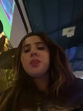 Snapshot of ValerieHilton chatting on March 18, 1:43 am ValerieHilton online show from March 18, 1:43 am