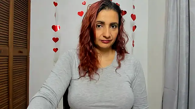 xulay11 online show from December 17, 6:35 am