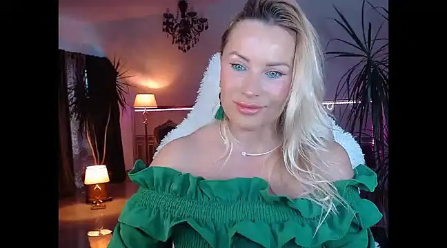 eyesangel22 online show from December 15, 7:02 am