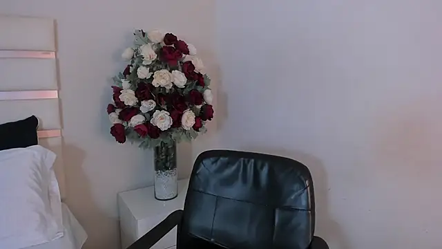 CamilaSofiia online show from January 24, 10:41 pm